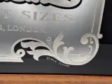 Vintage reclamespiegel "Samuel Colt Patent Repeating Pistols" - pubspiegel in houten lijst – foto 6 – kavel bij De Kringwinkel, Gent