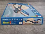 Set van 3 Revell modelbouwpakketten - Verkeersvliegtuigen schaal 1:144 – foto 11 – kavel bij De Kringwinkel, Gent