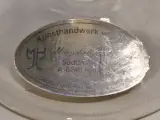 Blauwe handgeblazen glazen vaas met wit vlekkenpatroon Magdalena Hödl Oostenrijk – foto 5 – kavel bij De Kringwinkel, Gent