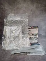 Set van 3 Revell modelbouwkits - Kriegsfischkutter, HMCS Snowberry en WASP Class – foto 19 – kavel bij De Kringwinkel, Gent