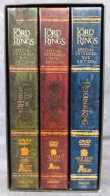 DVD: The Lord of the Rings: The Motion Picture Trilogy Special Extended DVD Edition + Officiële Merch Pet – foto 2 – kavel bij De Kringwinkel, Gent