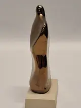 Abstracte torsosculptuur met glanzende bronskleurige craquelé afwerking - M. Baanth – foto 5 – kavel bij De Kringwinkel, Gent