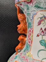 Grote Chinese porseleinen vaas, gedecoreerd in de traditionele Famille Rose-stijl – foto 6 – kavel bij De Kringwinkel, Gent
