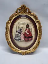 Set van 2 antieke ovalen 3D diorama kijkkasten / textielschilderijen in vergulde lijsten – foto 2 – kavel bij De Kringwinkel, Gent