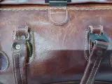 Exclusieve vintage lederen reistas - Y Kent Genuine Leather – foto 8 – kavel bij De Kringwinkel, Gent
