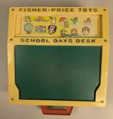 Fhiser Price School desk uit 1972 – foto 7 – kavel bij De Kringwinkel, Sint-Niklaas