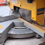Combinatiezaag met onderstel DeWalt, DW711, bouwjaar 2002 – foto 3 – kavel bij Onlineveilingmeester, Smilde