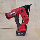 Accu tacker, Milwaukee, M18 FN15GA, 2024 – foto 4 – kavel bij Onlineveilingmeester, Smilde