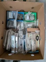 Partij divers hang en sluitwerk op pallet – foto 2 – kavel bij Onlineveilingmeester, Smilde