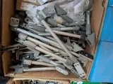 Partij divers hang en sluitwerk op pallet – foto 30 – kavel bij Onlineveilingmeester, Smilde