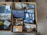 Partij divers hang en sluitwerk op pallet – foto 2 – kavel bij Onlineveilingmeester, Smilde