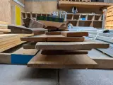Partij voornamelijk eiken balken en planken – foto 2 – kavel bij Onlineveilingmeester, Smilde