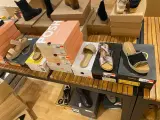 Ca. 58x Schoenen, Posh Poelman, Bronx, Unisa Etc – foto 3 – kavel bij Onlineveilingmeester, Damwâld