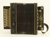 Antieke accordeon Felix Callewaert Lichtervelde – foto 2 – kavel bij De Kringwinkel, Antwerpen