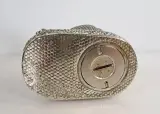 Set zilverkleurige serveeraccessoires met bord en servetringen – foto 15 – kavel bij De Kringwinkel, Turnhout