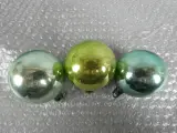 3 Groene Ajeko kerstballen – foto 2 – kavel bij De Kringwinkel, Diest