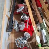 Divers tuingereedschap en brandslang koppelingen – foto 4 – kavel bij Domeinen Roerende Zaken, Groningen