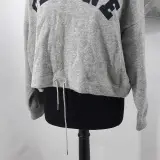 Trui en korte broek, maat M, Celine – foto 4 – kavel bij Domeinen Roerende Zaken, Groningen