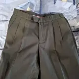 Partij diverse kleding – foto 10 – kavel bij Domeinen Roerende Zaken, Groningen