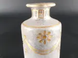 Set van 2 vintage glazen karaffen met goudkleurige decoratie – foto 10 – kavel bij De Kringwinkel, Heverlee