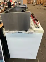 3x Horeca artikelen w.o. diepvrieskist, opzetkoelvitrine W.o. Frigidaire – foto 5 – kavel bij Onlineveilingmeester, Hoogeveen