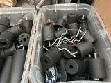 Partij woonartikelen w.o. jaloezieën, bloempotten, wandhaken – foto 8 – kavel bij Onlineveilingmeester, Hoogeveen
