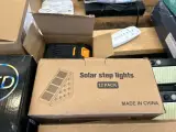 10x Partij verlichting w.o. Led lavalamp, bureaulamp, plafondlamp – foto 5 – kavel bij Onlineveilingmeester, Hoogeveen