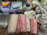 Partij huis-en keukenartikelen w.o. servies, picknickmand, theepot, bestek, mini wafelmaker W.o. H&M Home, Ikea, Thermomix – foto 2 – kavel bij Onlineveilingmeester, Hoogeveen