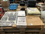 8x Tuin-en woonartikelen w.o. wanddecoratie, schaduwdoek, beschermhoes W.o. Sunfighters, Bristol – kavel bij Onlineveilingmeester, Hoogeveen