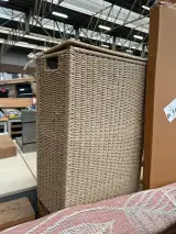8x Woonaccessoires w.o. wasmand, vloerkleed, aardewerk wandlampen W.o. Zara Home, La Redoute – foto 3 – kavel bij Onlineveilingmeester, Hoogeveen