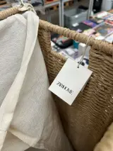 8x Woonaccessoires w.o. wasmand, vloerkleed, aardewerk wandlampen W.o. Zara Home, La Redoute – foto 5 – kavel bij Onlineveilingmeester, Hoogeveen
