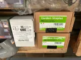Ca. 25x Tuin-en bouwbenodigdheden w.o. solar wandlamp, bevestigingsharingen, pvc bocht, tuin handgereedschap – foto 2 – kavel bij Onlineveilingmeester, Hoogeveen