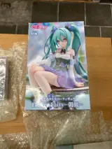 6x Verzamelobjecten w.o. Hatsune Miku, NieR:Automata – foto 4 – kavel bij Onlineveilingmeester, Hoogeveen