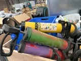 Partij bouwartikelen w.o. accuboormachine, bouwradio, divers handgereedschap W.o. DeWALT – foto 5 – kavel bij Onlineveilingmeester, Hoogeveen