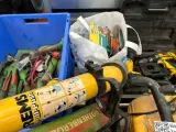 Partij bouwartikelen w.o. accuboormachine, bouwradio, divers handgereedschap W.o. DeWALT – foto 6 – kavel bij Onlineveilingmeester, Hoogeveen