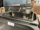 14x RVS geperforeerde Gastronoom-bakken – foto 4 – kavel bij Onlineveilingmeester, Hoogeveen