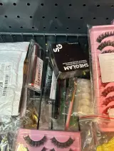4x Inhoud stellingvak w.o. mode-en haaraccessoires, W.o. H&M, Cider, Contents – foto 18 – kavel bij Onlineveilingmeester, Hoogeveen