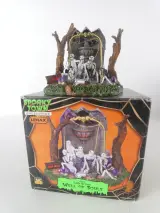 Lemax Spooky Town – Transylvania Transport Co. & Spooky Graveyard (Met Doos) – foto 2 – kavel bij De Kringwinkel, Heverlee