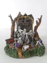 Lemax Spooky Town – Transylvania Transport Co. & Spooky Graveyard (Met Doos) – foto 3 – kavel bij De Kringwinkel, Heverlee