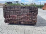 Ca. 102x Hardhouten Onderliggers Geschaafd, 42x57mm, lengte 395cm – foto 3 – kavel bij Onlineveilingmeester