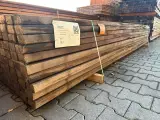 Ca. 140x Hardhouten Onderliggers Geschaafd, 40x70mm, lengte 335cm – foto 2 – kavel bij Onlineveilingmeester