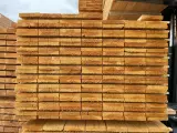 Ca. 84x Douglas Planken Fijnbezaagd, 25x150mm, lengte 300cm – foto 3 – kavel bij Onlineveilingmeester