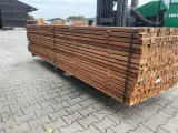 Ca. 162x Guyana Teak Latten Fijnbezaagd, 31x50mm, lengte 335cm – foto 2 – kavel bij Onlineveilingmeester