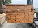 Ca. 204x Guyana Teak Planken Fijnbezaagd, 31x80mm, lengte 91/215cm, 17/245cm, 12/275cm, 84/305cm – foto 3 – kavel bij Onlineveilingmeester