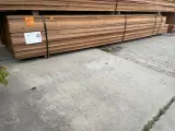 Ca. 204x Guyana Teak Planken Fijnbezaagd, 31x80mm, lengte 25/400cm, 83/430cm, 96/460cm – foto 2 – kavel bij Onlineveilingmeester