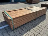 Ca. 187x Guyana Teak Planken Geschaafd, 25x70mm, lengte 245cm – foto 2 – kavel bij Onlineveilingmeester