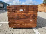 Ca. 78x Angelim Pedra Onderliggers Geschaafd, 45x68mm, lengte 450cm – foto 3 – kavel bij Onlineveilingmeester