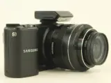 Sony α330 digitale spiegelreflexcamera met 2 lenzen & accessoires – foto 8 – kavel bij De Kringwinkel, Antwerpen