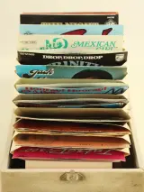 Set met 4 gevulde 7" vinyl koffers van Cheney England – foto 5 – kavel bij De Kringwinkel, Antwerpen