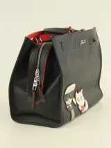 Karl Lagerfeld – Karl in Tokyo collectie zwarte lederen handtas met rode binnenkant – foto 5 – kavel bij De Kringwinkel, Antwerpen